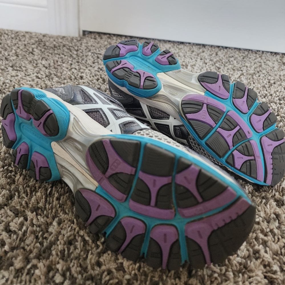 Women's ASICS Cumulus size 6 1/2 - Picture 3 of 6